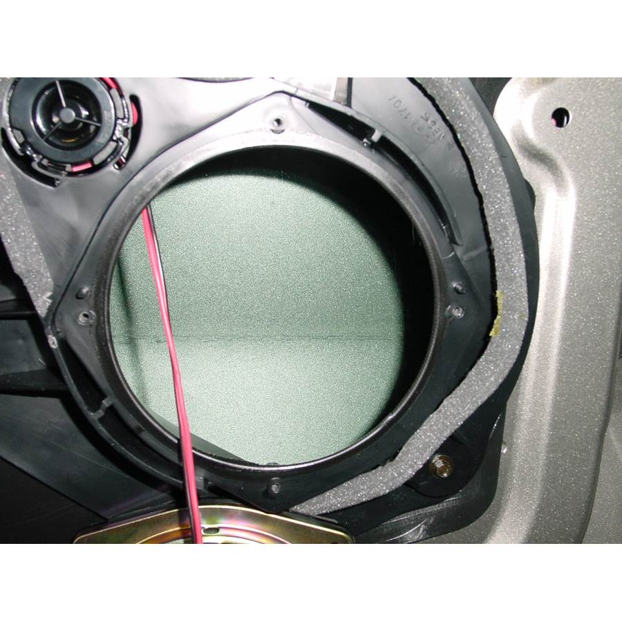 2002 GMC Envoy XL Front speaker removed