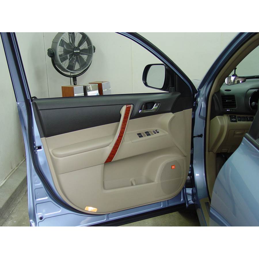 2010 Toyota Highlander Front door speaker location