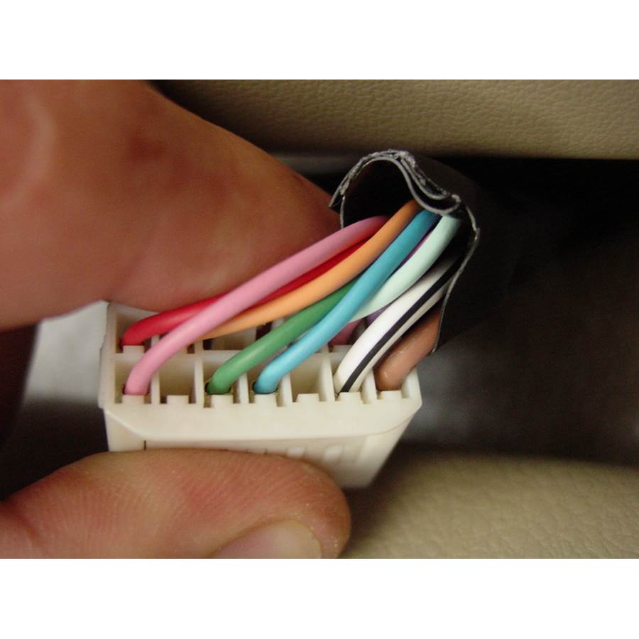 2010 Toyota Highlander Factory amp wiring