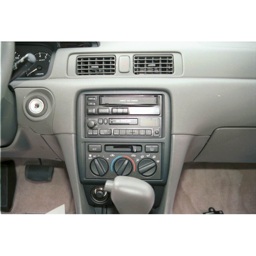 1997 Toyota Camry LE Factory Radio