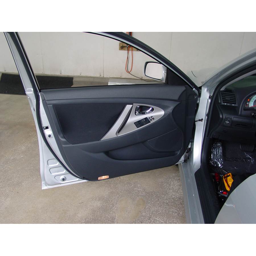 2007 Toyota Camry Front door speaker location