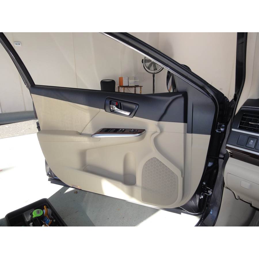 2012 Toyota Camry Hybrid Front door speaker location