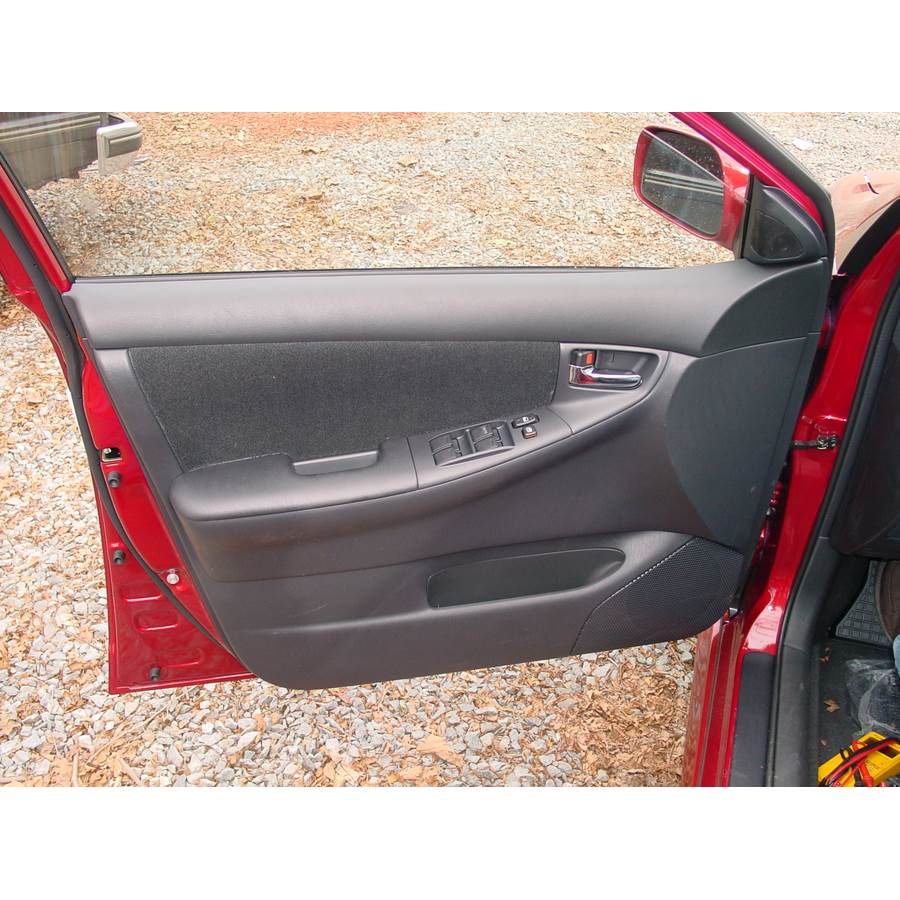 2003 Toyota Corolla Front door speaker location