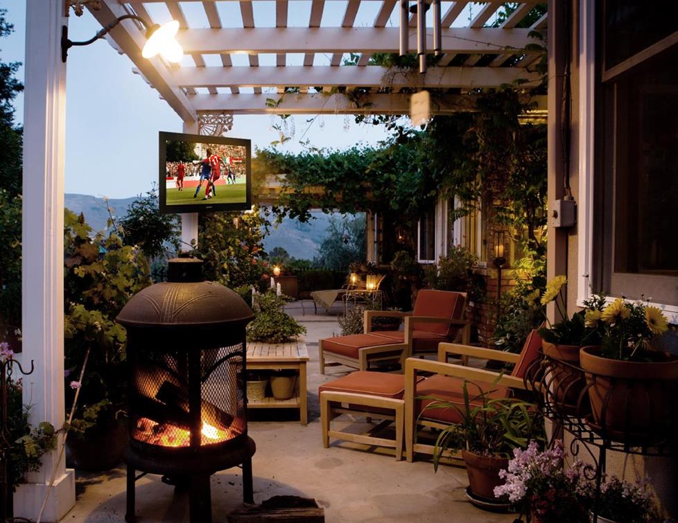Outdoor TV setup with multi-zone receiver