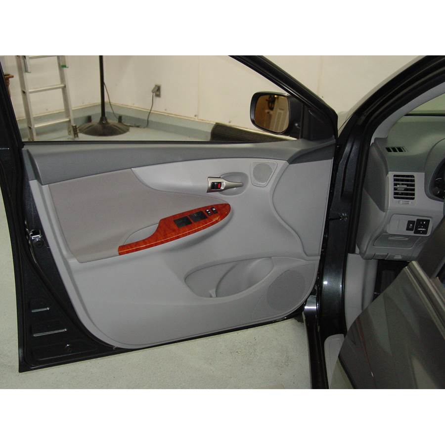 2009 Toyota Corolla Front door speaker location