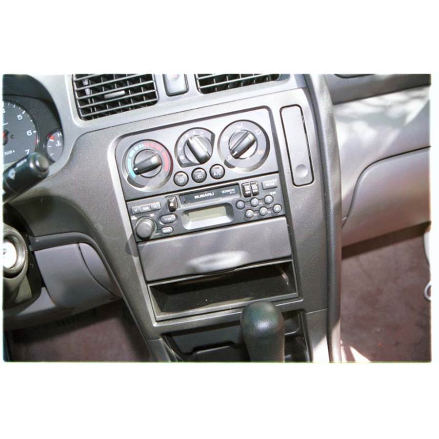 2000 Subaru Outback Factory Radio