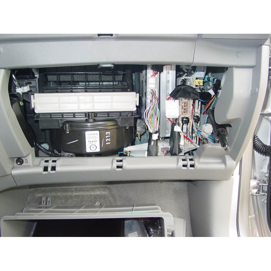 2007 Toyota Sienna Factory amplifier