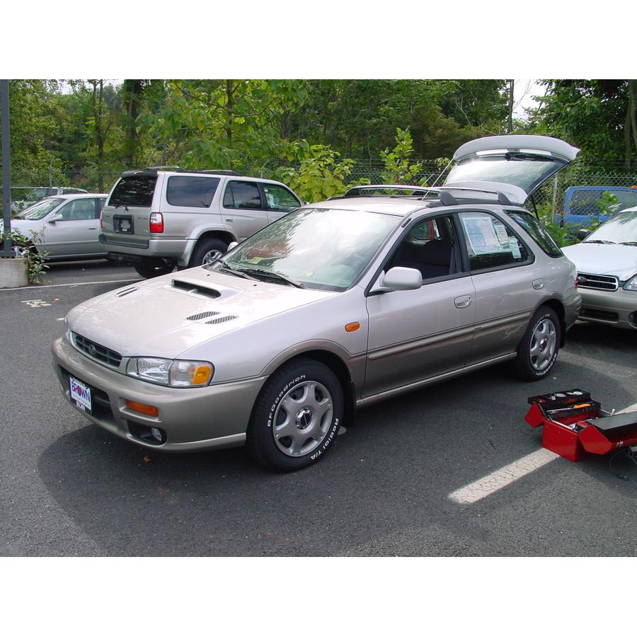 2001 Subaru Impreza L Exterior