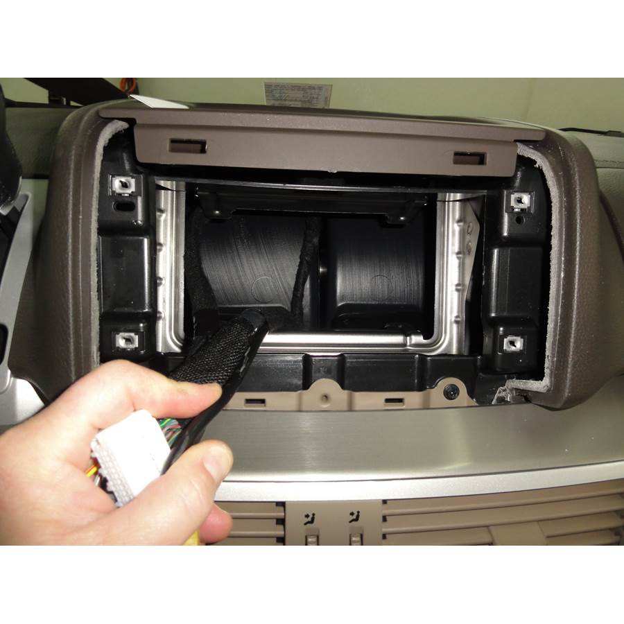 2010 Volkswagen Routan Factory radio removed