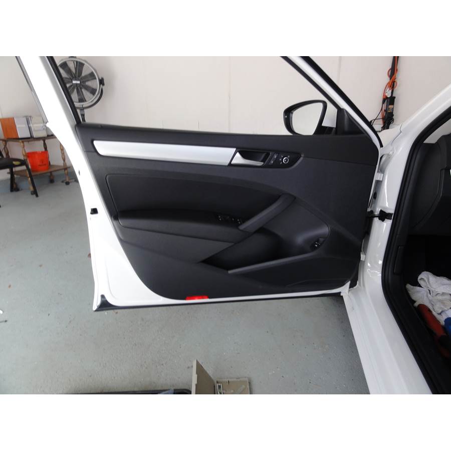 2014 Volkswagen Passat Front door speaker location