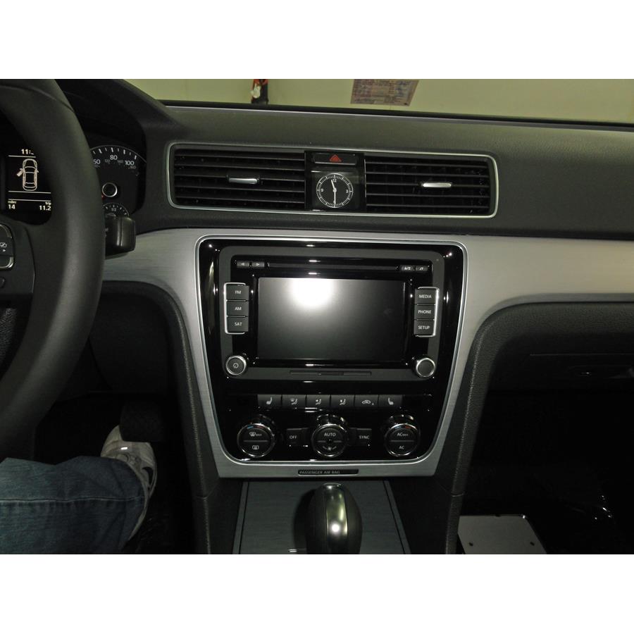 2017 Volkswagen Passat Factory Radio