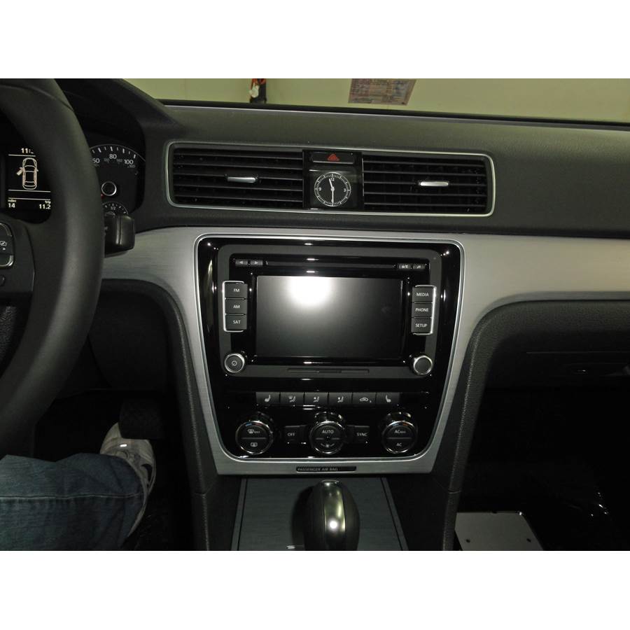 2019 Volkswagen Passat Factory Radio