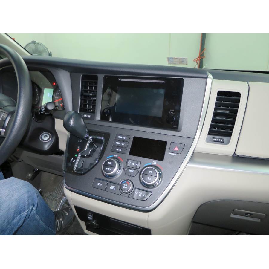 2016 Toyota Sienna Factory Radio