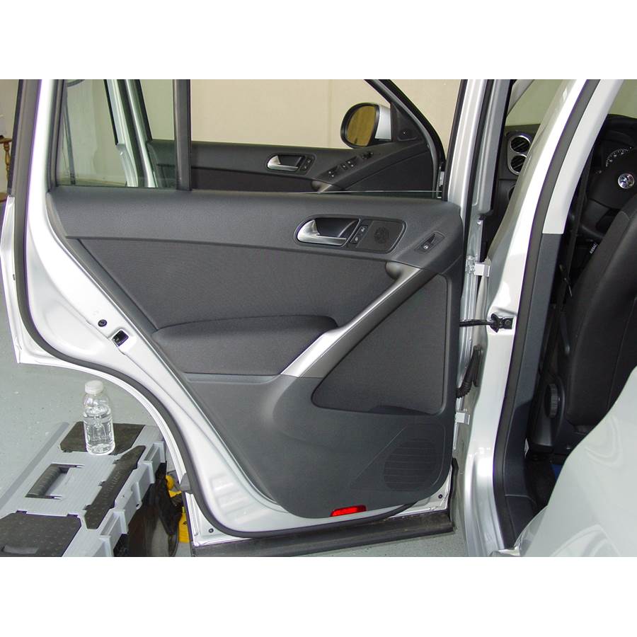 2009 Volkswagen Tiguan Rear door speaker location
