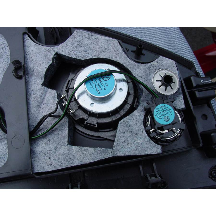 2003 Volkswagen Beetle Dash speaker