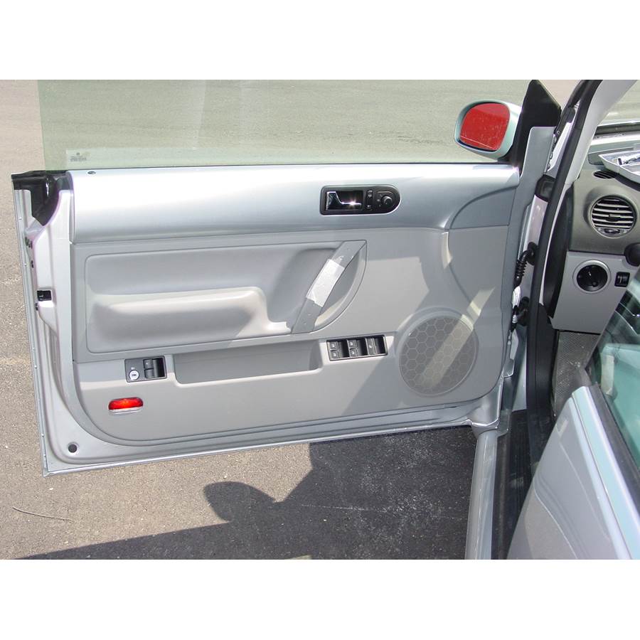 2005 Volkswagen Beetle Front door speaker location