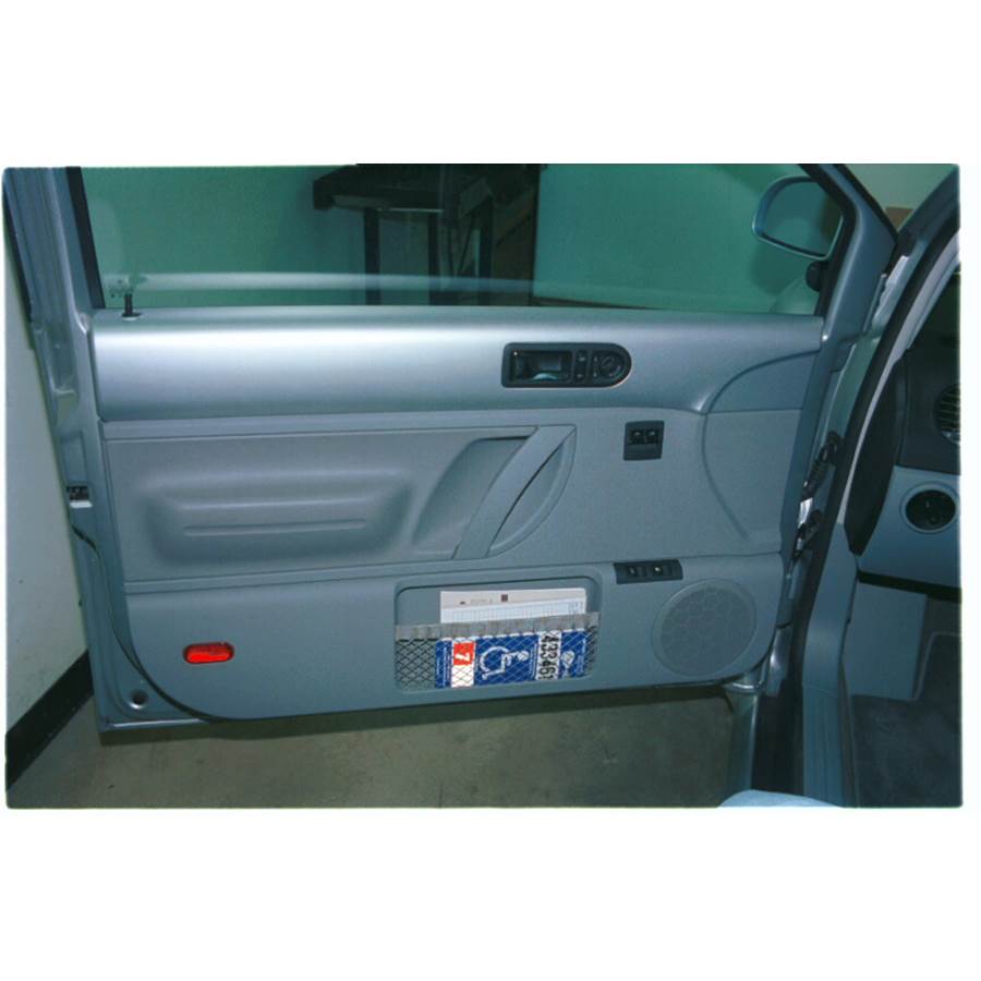 1998 Volkswagen Beetle Front door speaker location