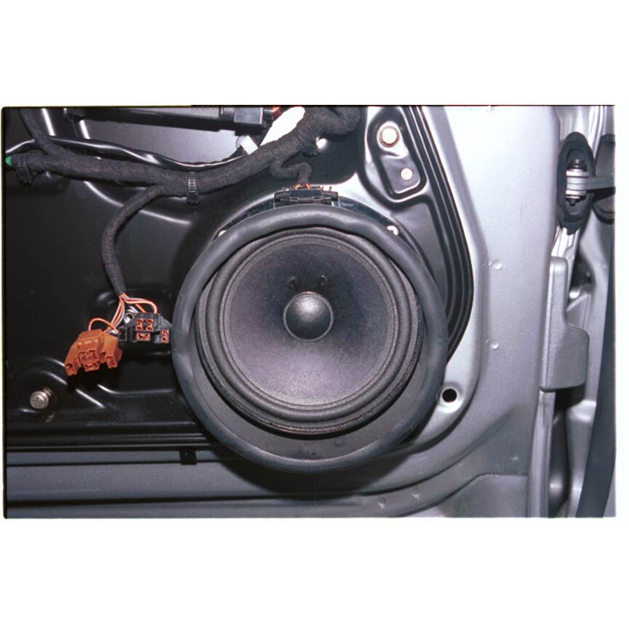 1998 Volkswagen Beetle Front door speaker
