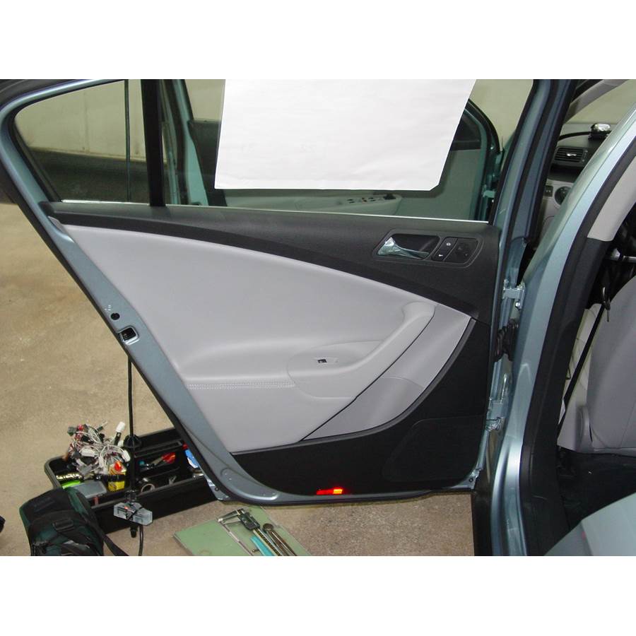 2008 Volkswagen Passat Rear door speaker location