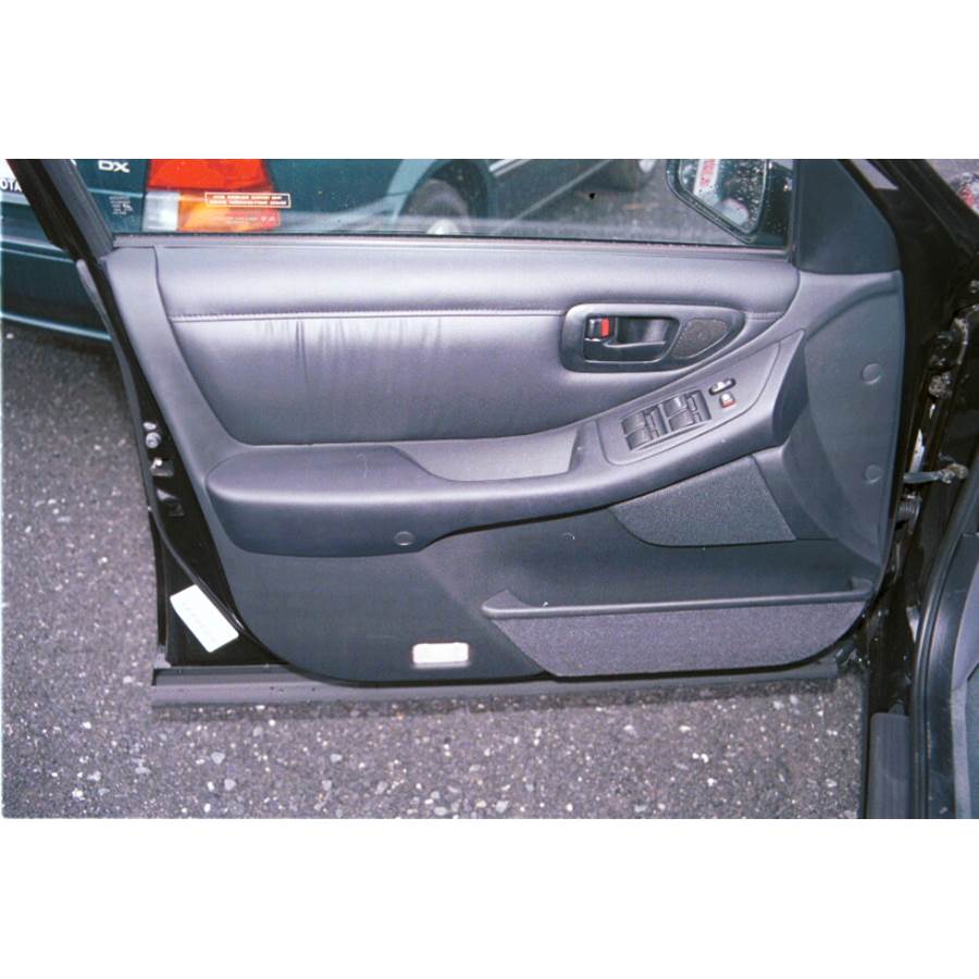 1997 Toyota Avalon Front door speaker location