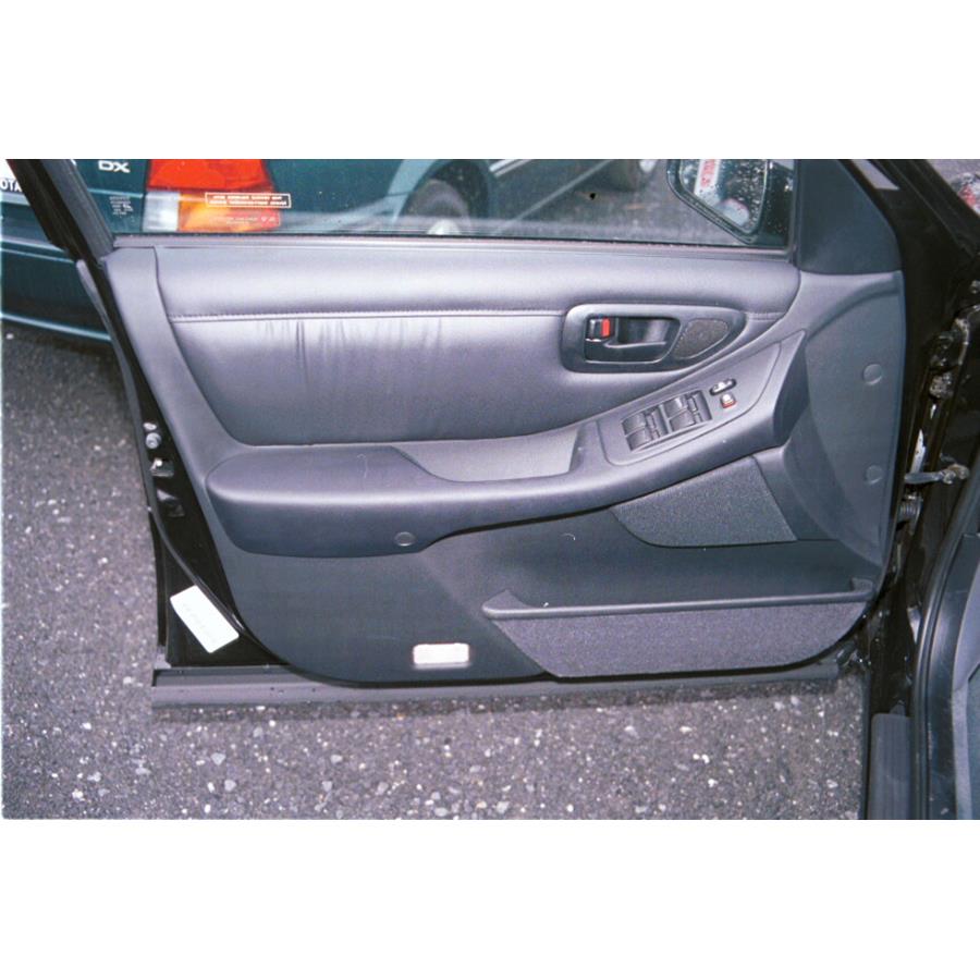 1999 Toyota Avalon Front door speaker location