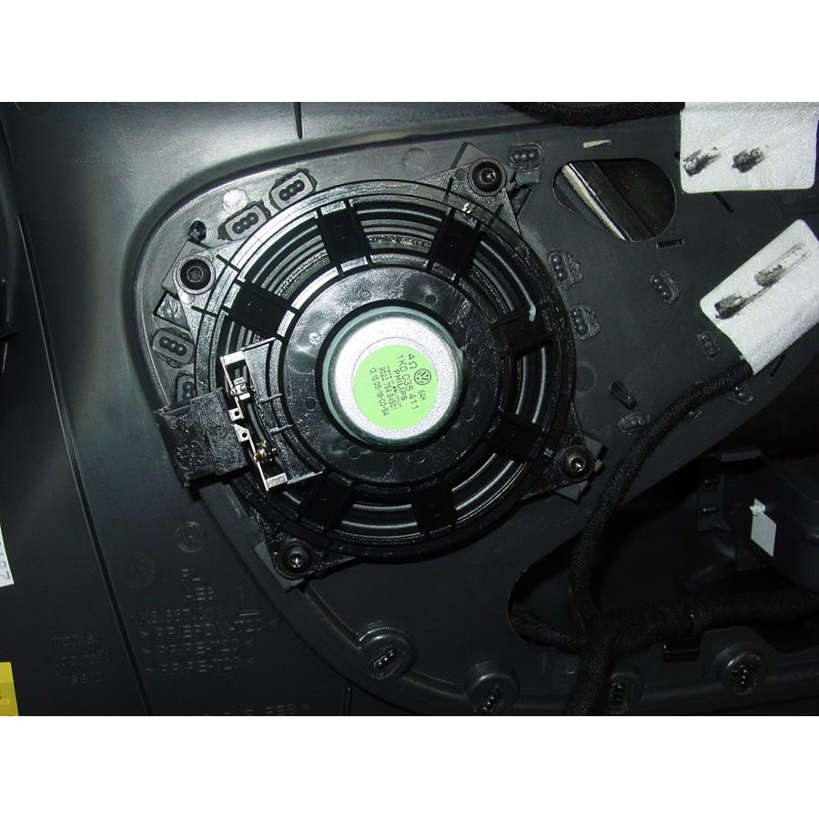 2008 Volkswagen R32 Front door midrange