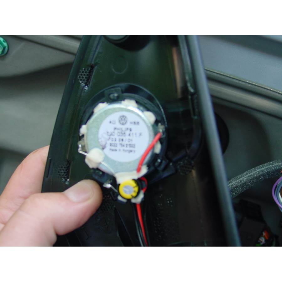 2004 Volkswagen R32 Factory tweeter
