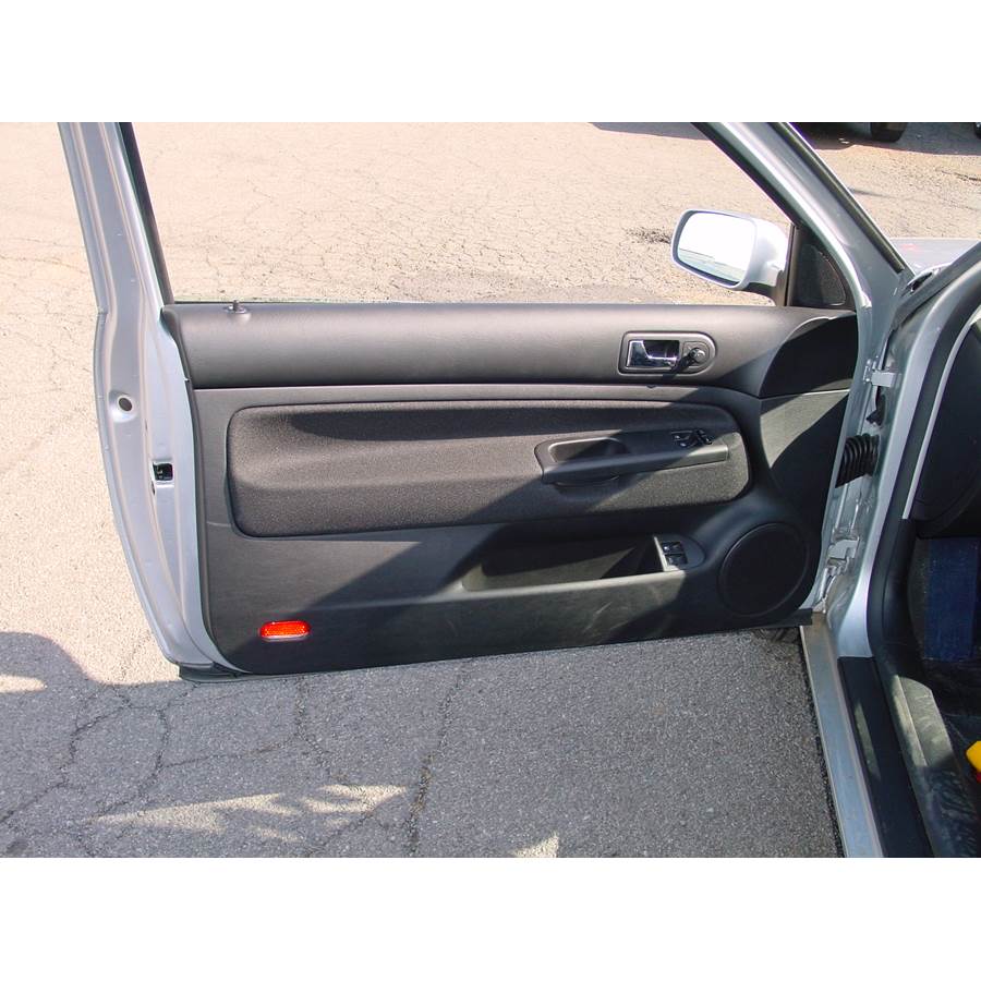 2004 Volkswagen R32 Front door speaker location