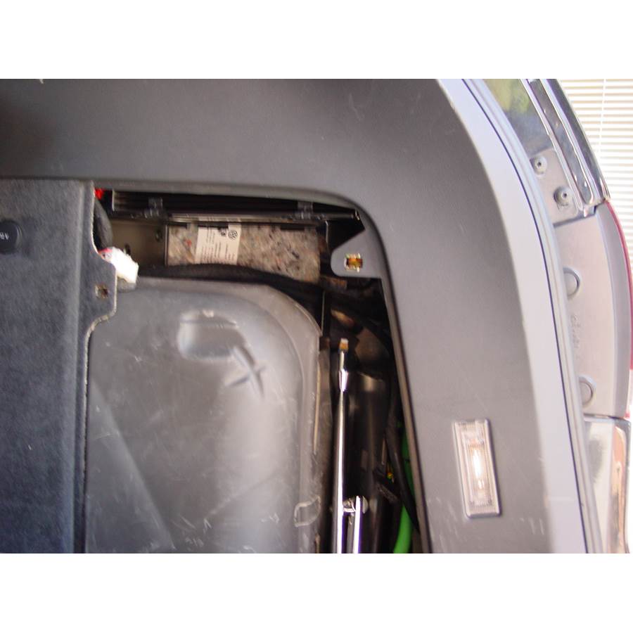 2004 Volkswagen Touareg Factory amplifier
