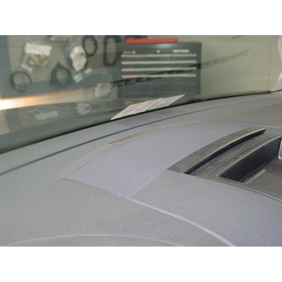 2007 Volkswagen Touareg Center dash speaker location