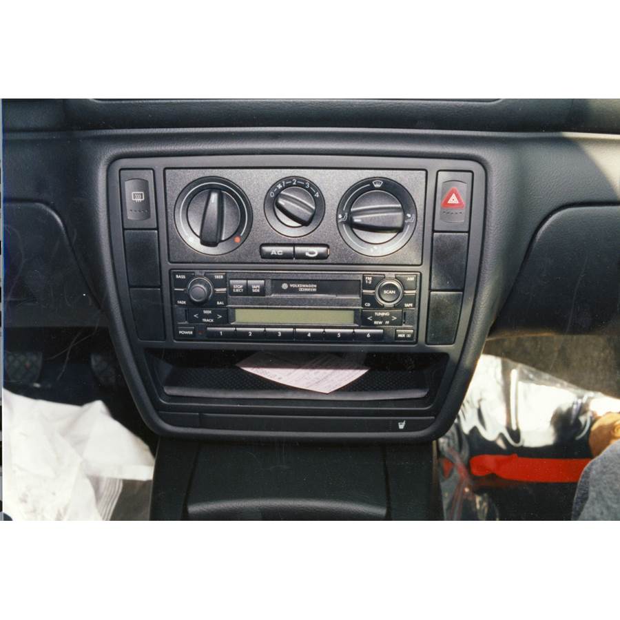2001 Volkswagen Passat Factory Radio
