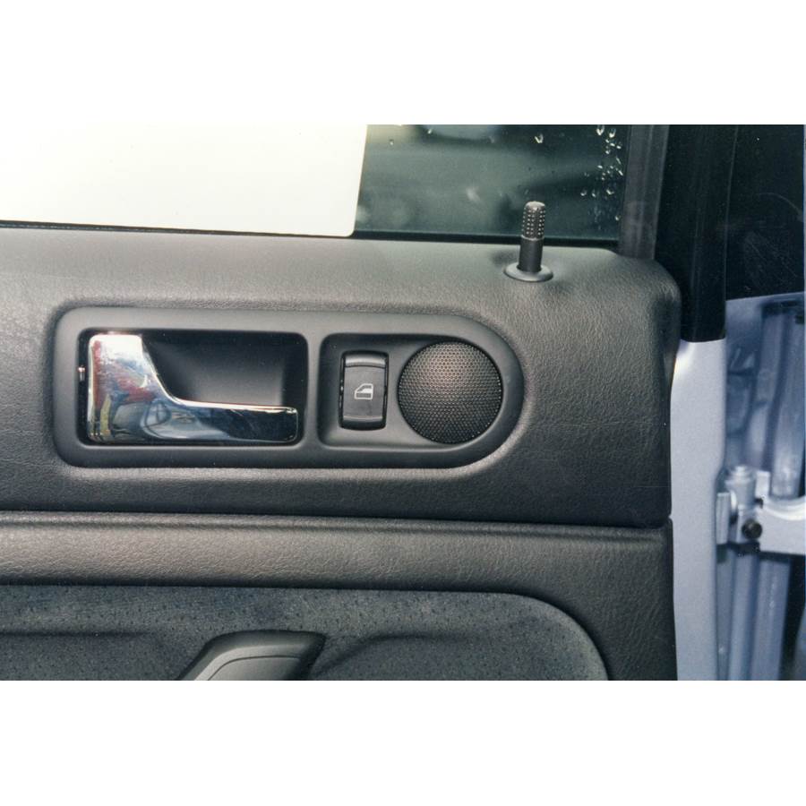 2005 Volkswagen Passat Rear door tweeter location