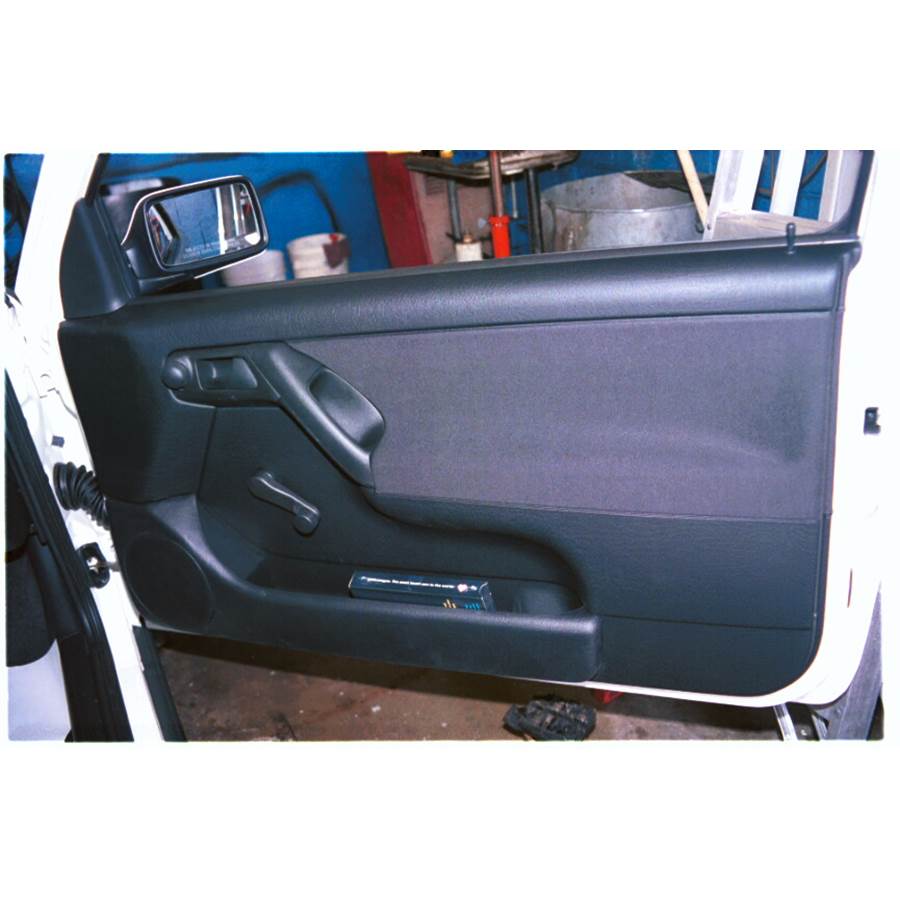 1995 Volkswagen Cabrio Front door speaker location