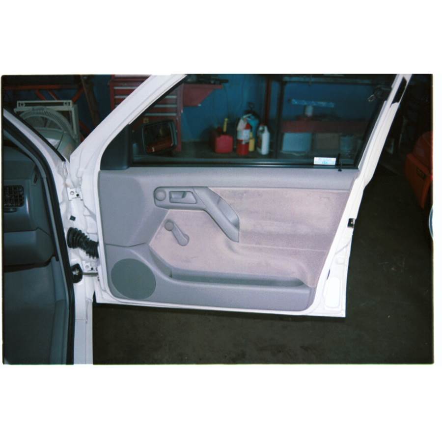 1997 Volkswagen Jetta III Front door speaker location