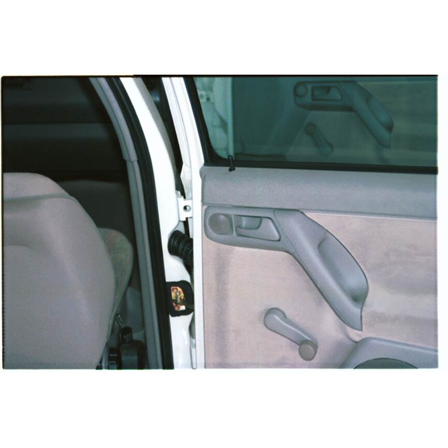 1996 Volkswagen Golf III Rear door tweeter location