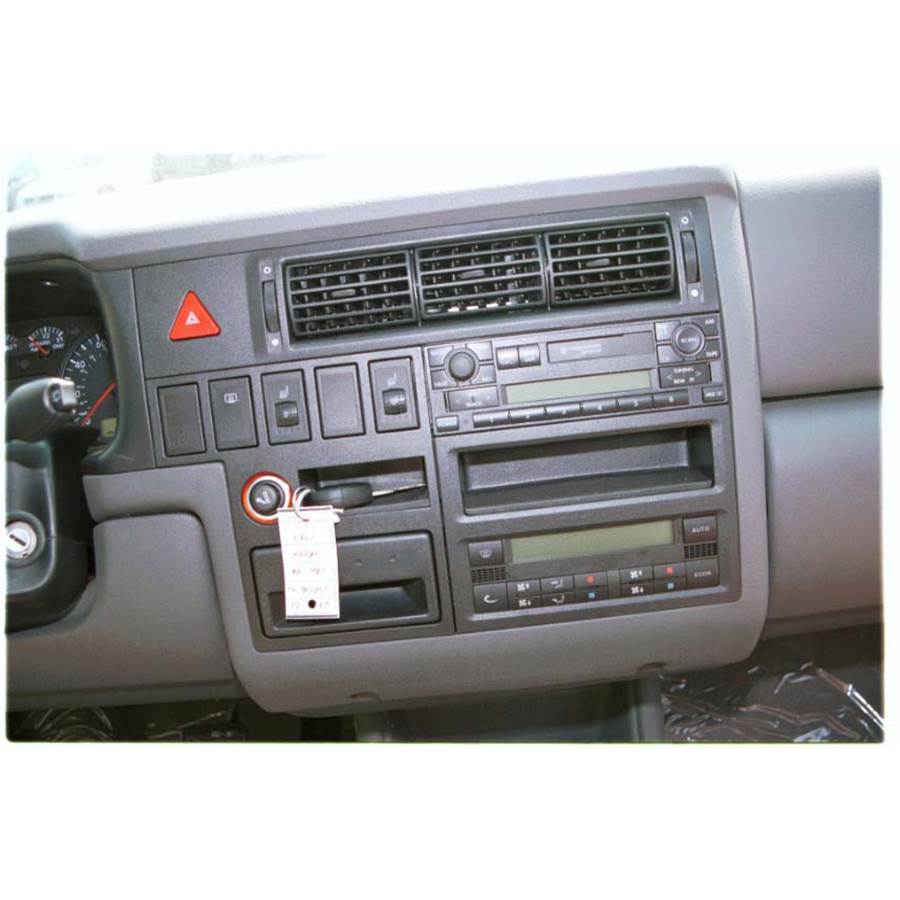 2002 Volkswagen Eurovan Factory Radio