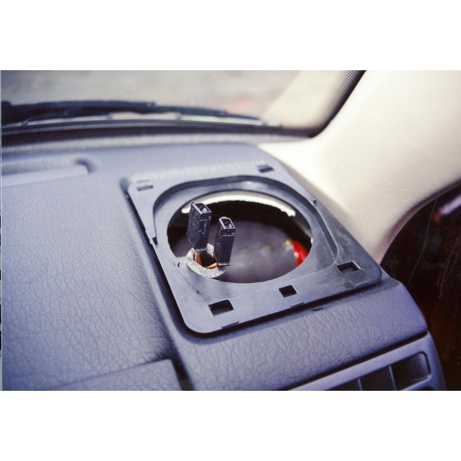 1997 Volkswagen Passat Dash speaker removed