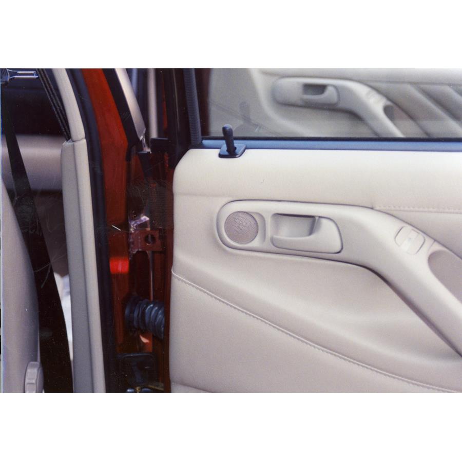 1997 Volkswagen Passat Rear door tweeter location