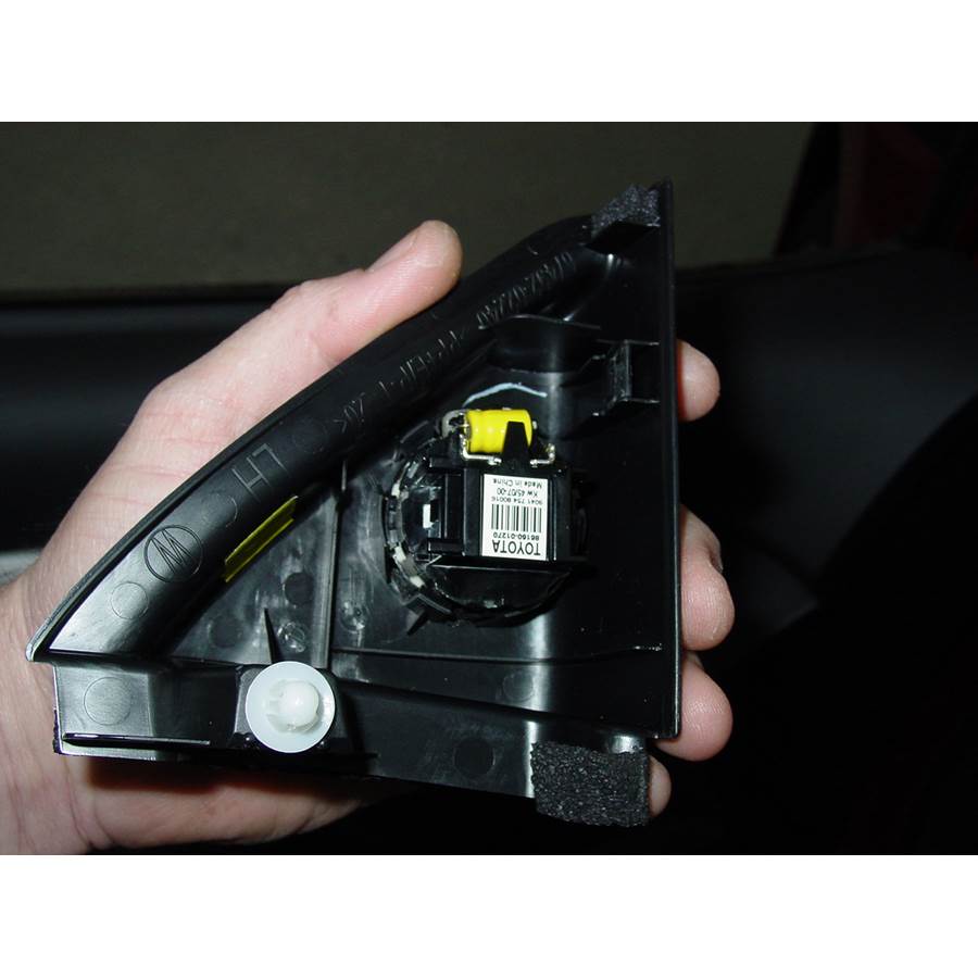 2009 Pontiac Vibe Front door tweeter