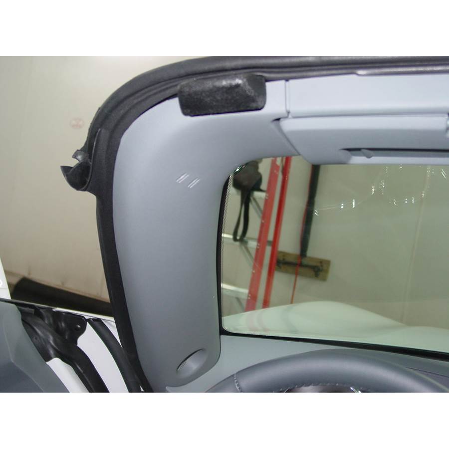 2006 Pontiac Solstice Front pillar speaker location