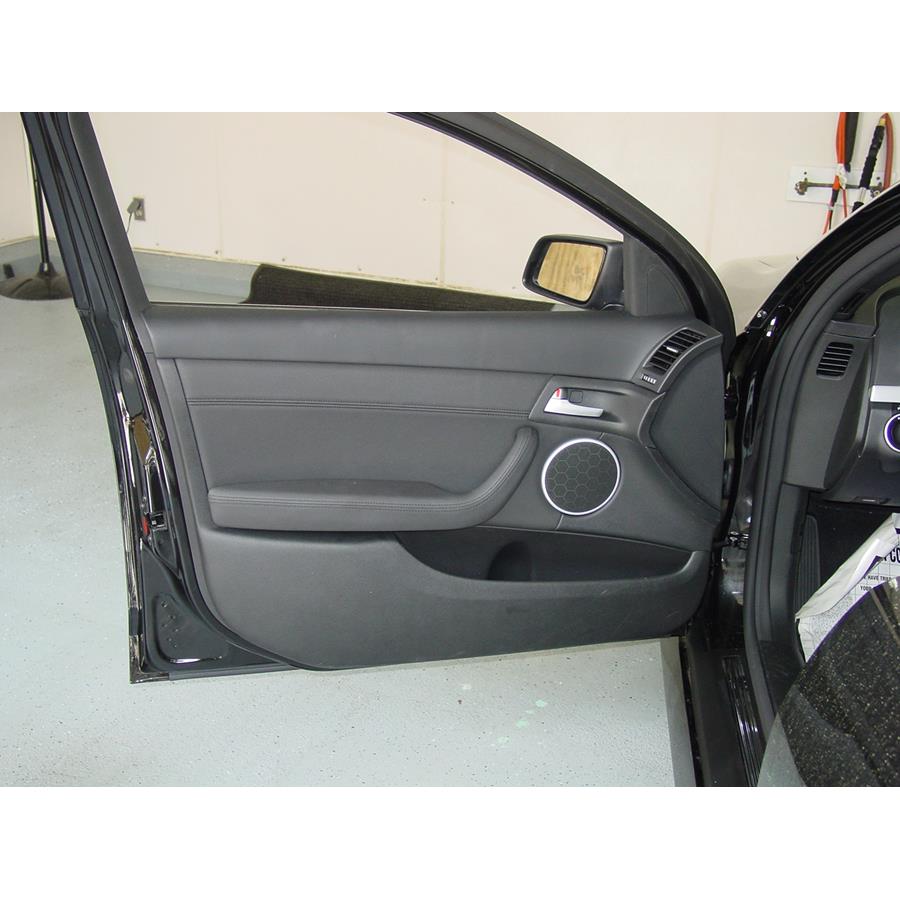 2009 Pontiac G8 Front door speaker location