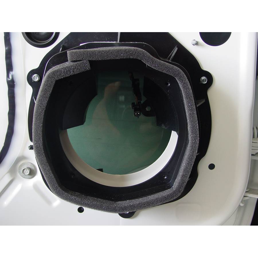 2007 Pontiac Grand Prix Front door woofer removed