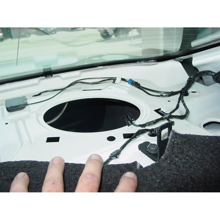 2004 Pontiac Grand Prix Rear deck speaker removed