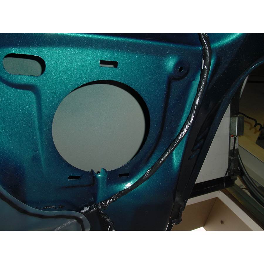 2001 Pontiac Montana Tail door speaker removed