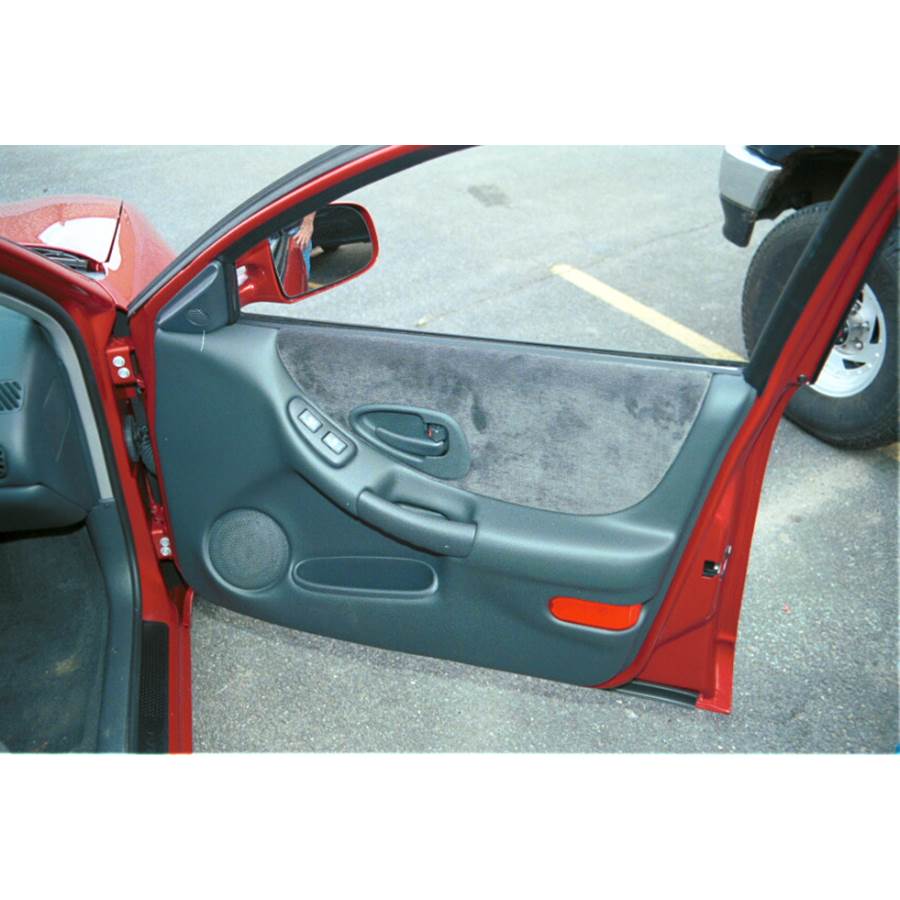 2003 Pontiac Grand Prix Front door speaker location