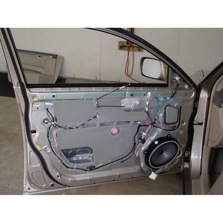 2007 Toyota Avalon Front door woofer