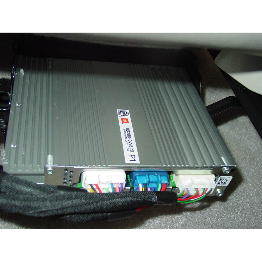 2011 Toyota Prius Factory amplifier