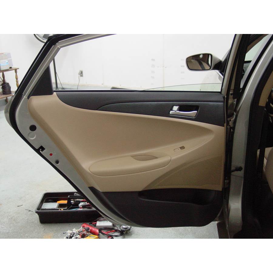 2011 Hyundai Sonata GLS Rear door speaker location