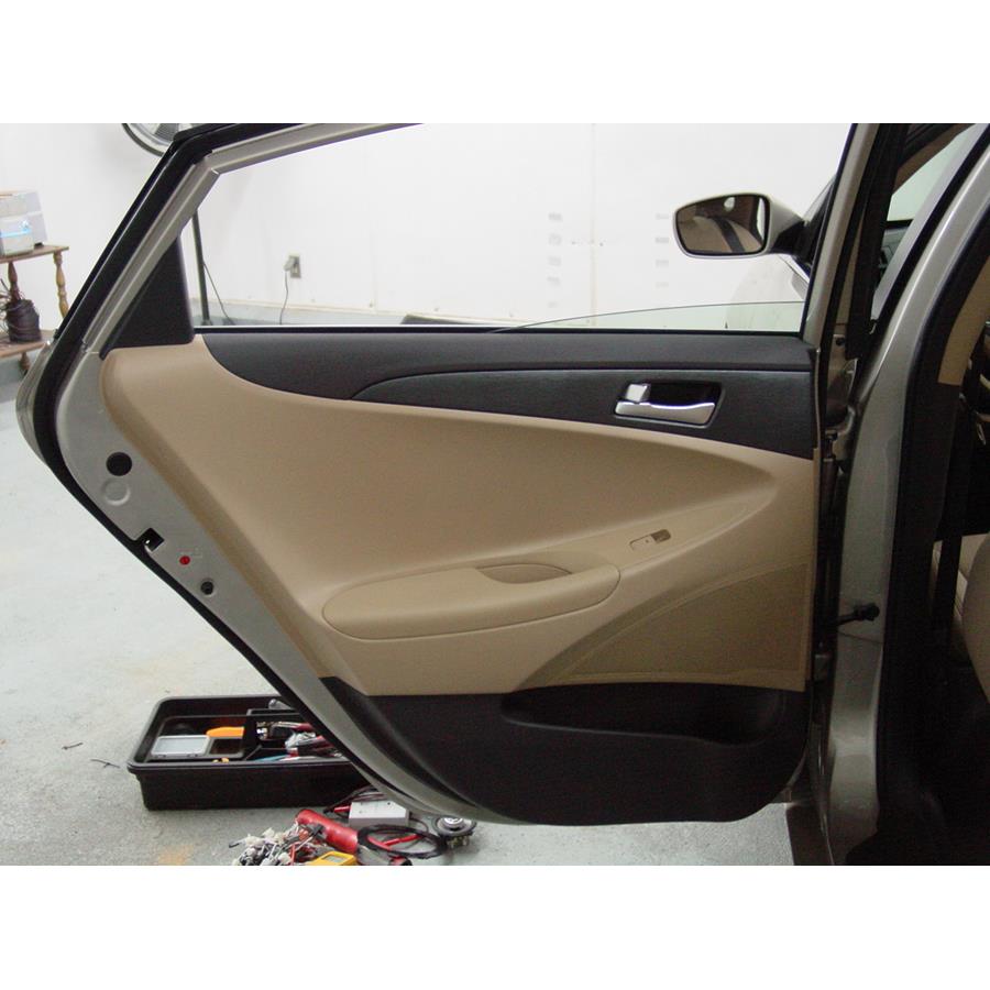 2013 Hyundai Sonata SE Rear door speaker location