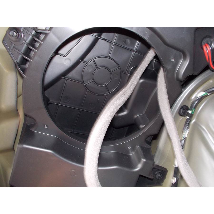 2016 Hyundai Santa Fe Far-rear side speaker removed